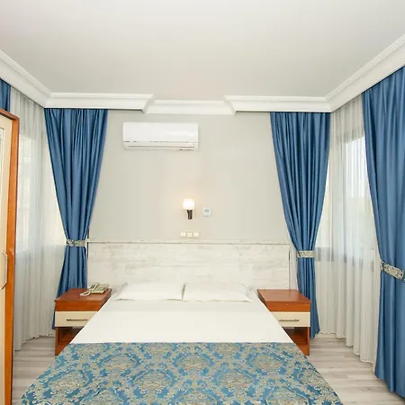 Golden Moon Hotel 3*