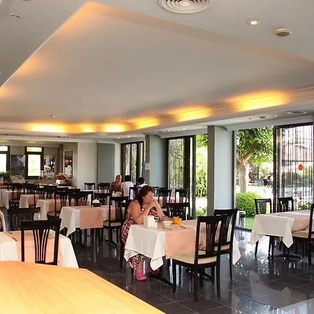 Golden Moon Hotel 3*