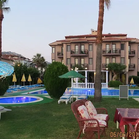 Hotel Golden Moon