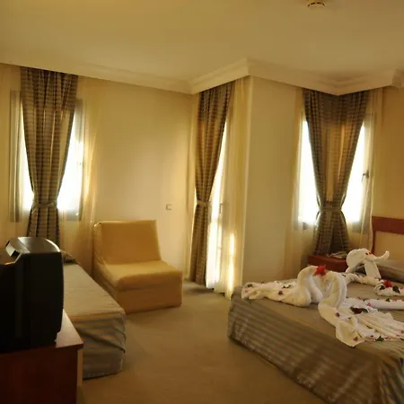 Golden Moon Hotel 3*
