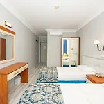 Szálloda Golden Moon 3*