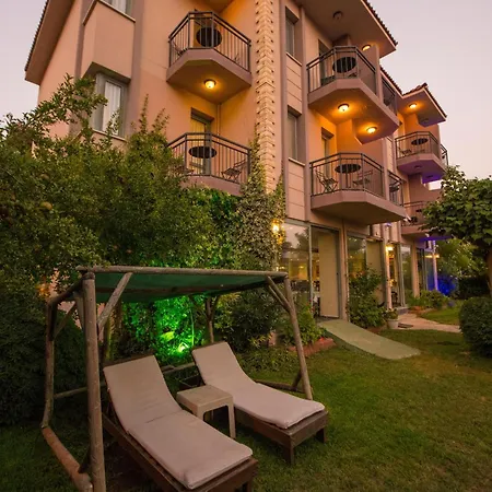 Golden Moon Otel