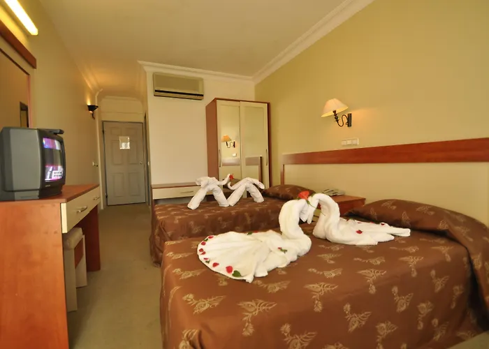 Golden Moon Otel 3*