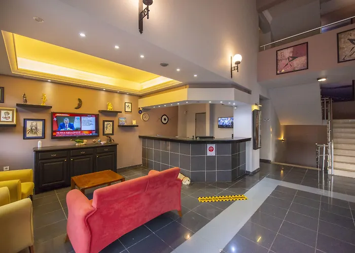 Golden Moon Otel