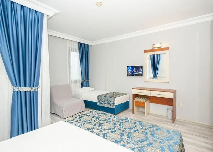 Golden Moon Otel 3*