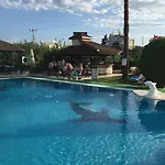 Hotel Golden Moon