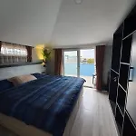 Hotel Golden Moon